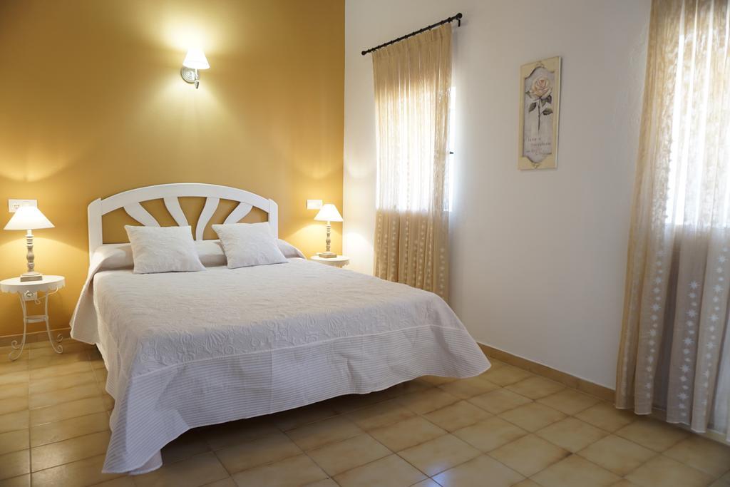 Apartments Campanitx - Astbury Formentera Es Caló de Sant Agustí Camera foto